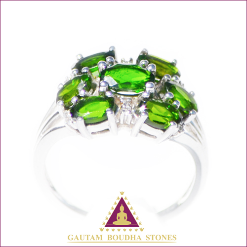 Bague en argent 925, diopsides. Bague en argent 925, diopsides.