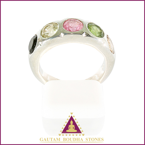 Bague en argent 925, cristal de roche, hessonite, tourmalines, diopside. Bague en argent 925, cristal de roche, hessonite, tourmalines, diopside.