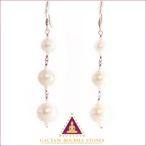 Boucles d'oreilles, attaches en argent 925. Perles d'eau douce. Longueur 7cm Boucles d'oreilles, attaches en argent 925. Perles d'eau douce. Longueur 7cm