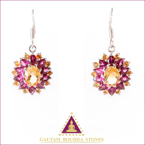 Boucles d'oreilles en argent 925. Citrines et rhodolites. Longueur 3cm Boucles d'oreilles en argent 925. Citrines et rhodolites. Longueur 3cm