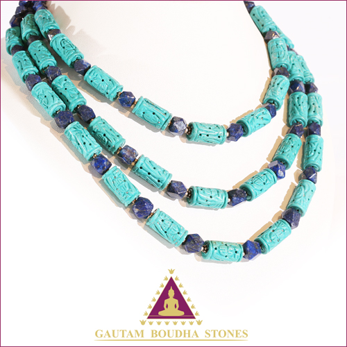 Collier en argent 925. Trois rangs de turquoises et lapis-lazuli. Tour de cou 40cm Collier en argent 925. Trois rangs de turquoises et lapis-lazuli. Tour de cou 40cm